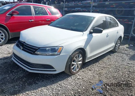 2015 Volkswagen Jetta 1.8T Se z USA, uszkodzony, nr VIN 3VWD17AJ2FM352417